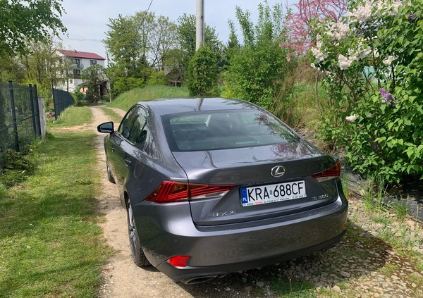 Lexus IS cena 119000 przebieg: 28530, rok produkcji 2018 z Kraków małe 67